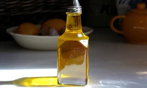 oil 1325771 1280 jpg