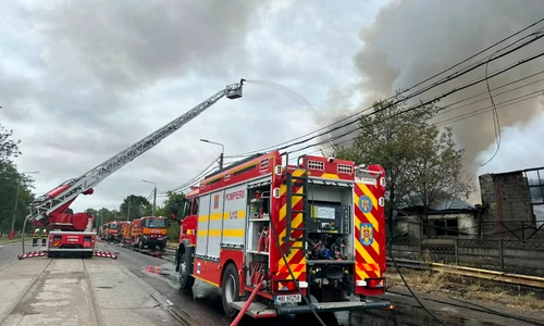 Incendiu violent la Ploiești ISU Prahova (6) jpeg