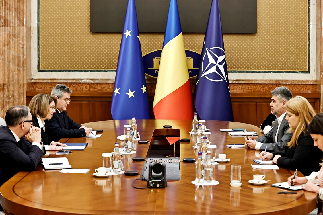 Premierul Marcel Ciolacu cu ambasadoarea Greciei la Bucureşti, Lili Evangelia Grammatika Foto: X