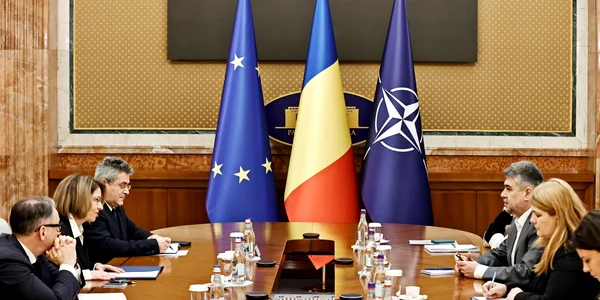 Premierul Marcel Ciolacu cu ambasadoarea Greciei la Bucureşti, Lili Evangelia Grammatika jpg