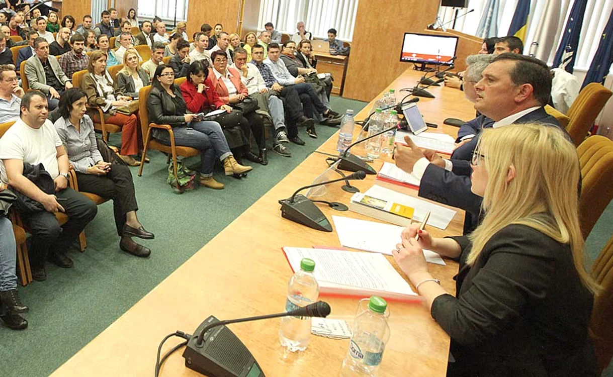 
    Avocatul Gheorghe Piperea le-a explicat  ieri celor interesaţi tot ce trebuie să ştie  despre legea dării în plată  