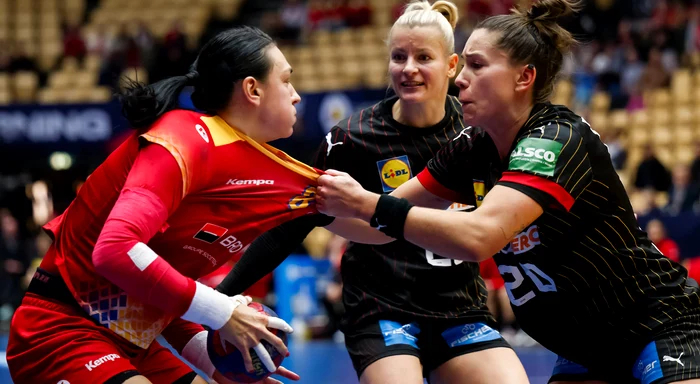 Cristina Neagu nu a făcut față apărării agresive a Germaniei. Foto Facebook 