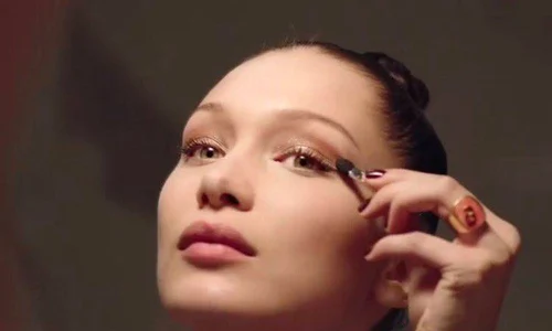 Bella Hadid machiaj jpeg