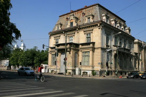 Chiar pe Calea Victoriei jpeg