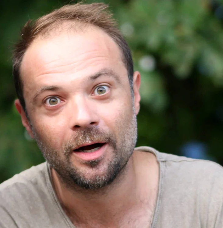 Alexandru Conovaru (36 de ani) este actor al Teatrului de Comediefoto: arhiva personală