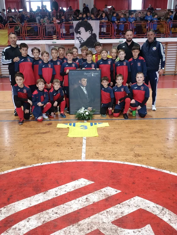 Ciprian Prodan, dreapta, sus, fratele lui Didi