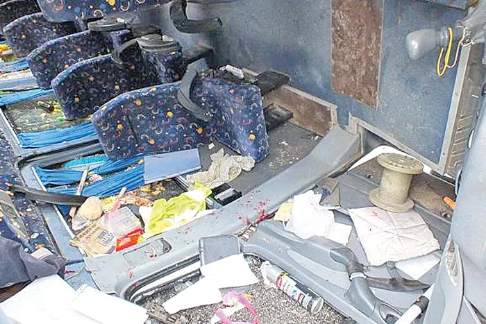 Microbuzul cu  navetiste (Fotografii: Totalimpact.ro)