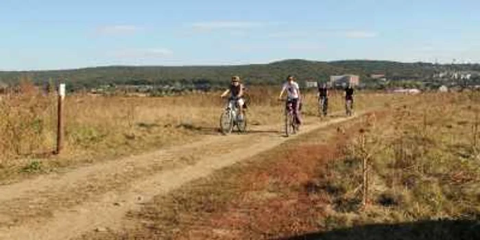 Traseul pentru biciclişti a fost amenajat pe parcursul unui an şi oferă utilizatorilor peisaje minunate