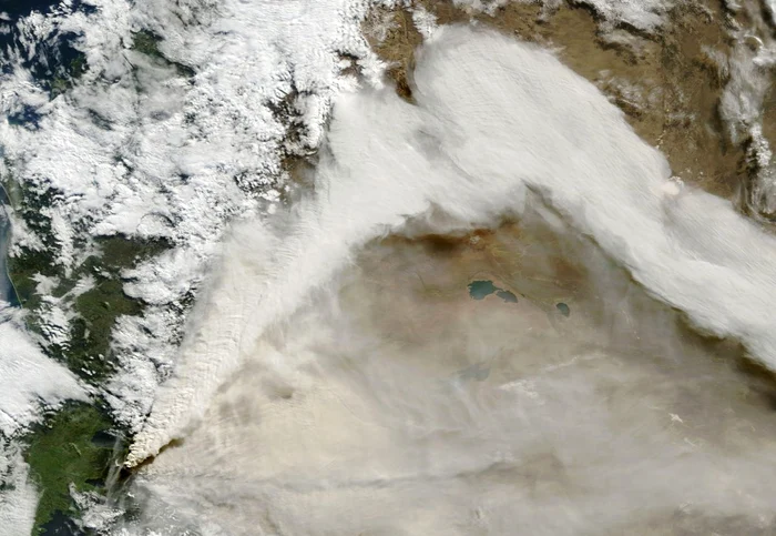 Erupţia vulcanului Caulle Puyehue-Cordon. Sursa: Reuters