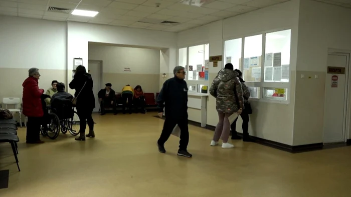 Cinci spitale au rămas fără apă, pacienții ar putea fi transferați la București.