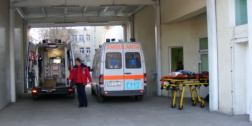 Tânărul a ajuns la Spitalul Judeţean pentru îngrijiri medicale Foto: arhivă