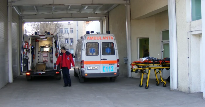 Tânărul a ajuns la Spitalul Judeţean pentru îngrijiri medicale Foto: arhivă