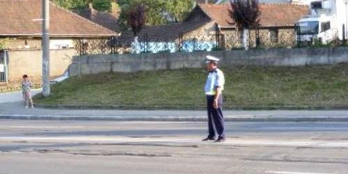 Reşiţa: Un tânăr de 19 ani a ieşit în decor cu mopedul