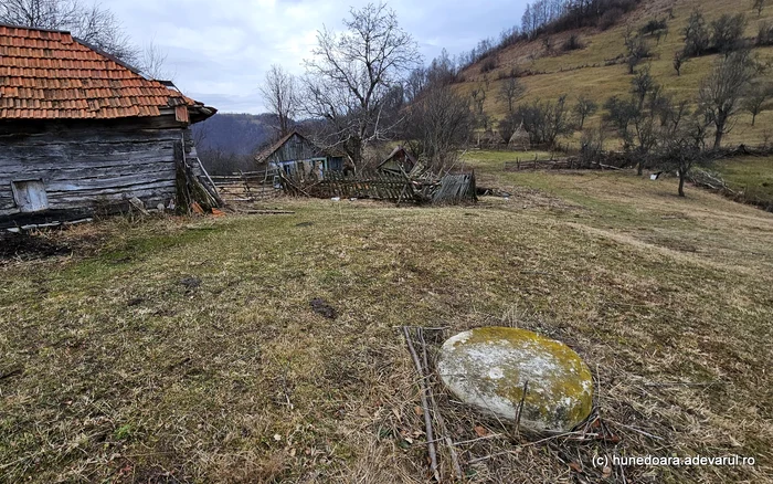 Rămășițele templului Pietroasa lui Solomon, la Blidaru. Foto: Daniel Guță. ADEVĂRUL