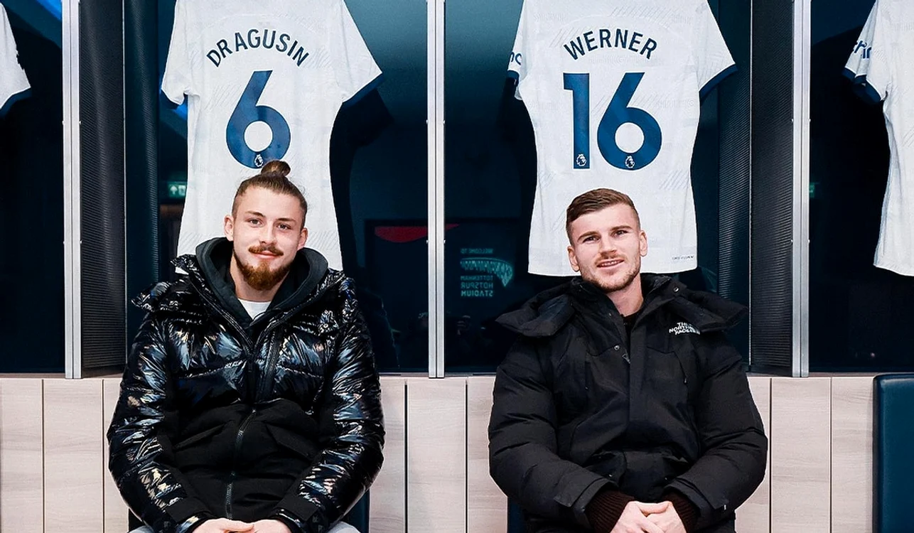 Radu Drăgușin (stânga) și Timo Werner, noii transferați (FOTO: Facebook)