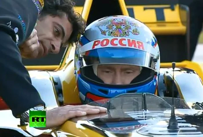 
    Putin nu mai fusese văzut la bordul unui monopost  