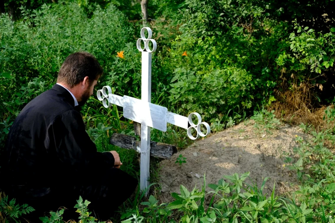 Fosta colonie de muncă din regimul comunist - lagărul penitenciar Salcia din Insula Mare a Brălei - slujbă de comemorare a victimelor Sursa Costică Petriuc