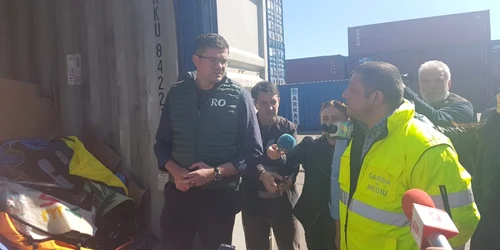 Deseuri in Portul Constanta FOTO Călin Gavrilaş