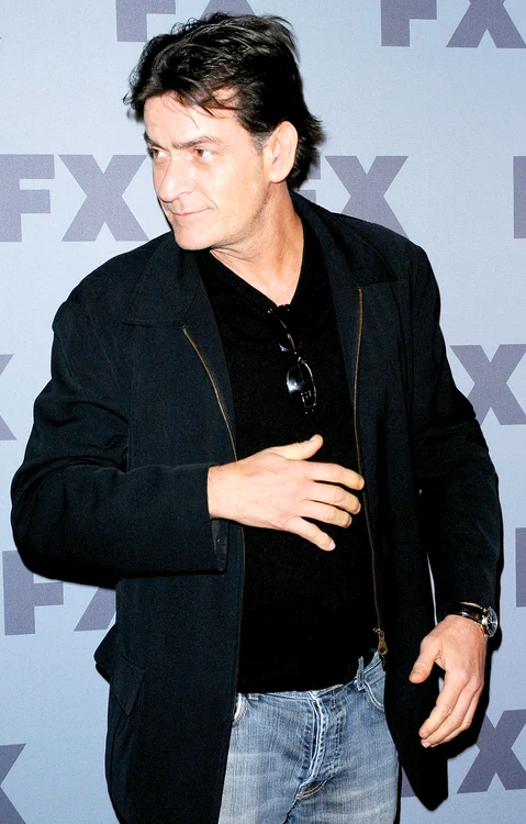 
    Actorul Charlie Sheen i-a dat papucii divei porno Brett RossiFoto: Photoland/Wenn  