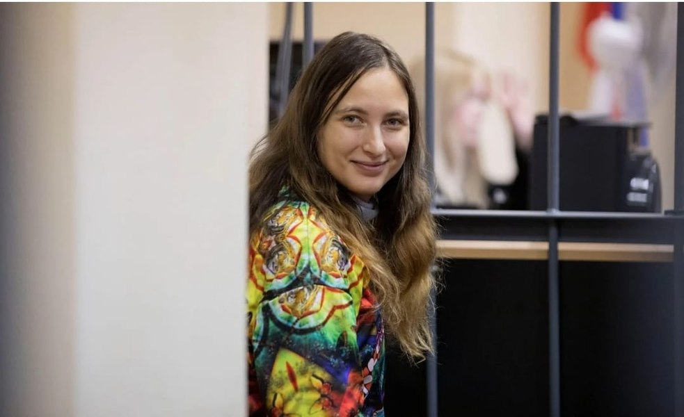 Artista rusă Sasha Skochilenko, încarcerată pentru mesaje anti-război