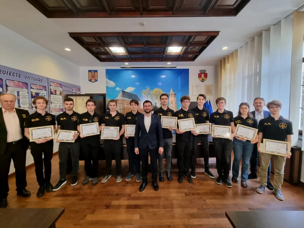 Echipa adolescenţilor care a obţinut laurii în SUA FOTO Facebook