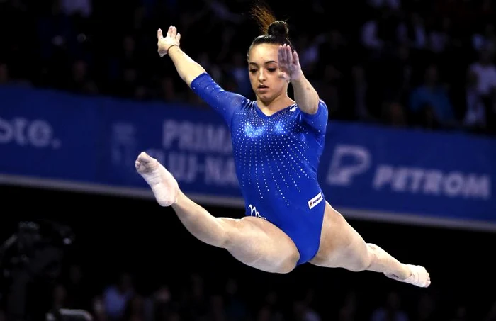 Larisa Iordache a pus punct anul trecut carierei de gimnastă (FOTO: EPA)