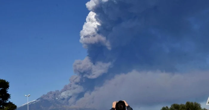 Erupţia vulcanului Etna a produs mai multe cutremure. Foto: EPA-EFE