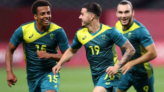 Fotbaliştii australieni au bătut Argentina, în primul meci, scor 2-0. Apoi însă, „cangurii“ au pierdut cu Spania şi cu Egipt şi au terminat pe ultimul loc, în grupa C