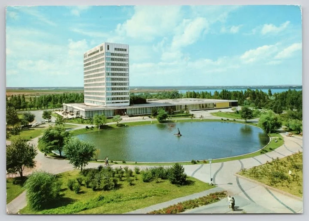 Hotelul Perla a fost construit acum 63 de ani