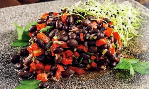 salata de ardei copti cu fasole jpg