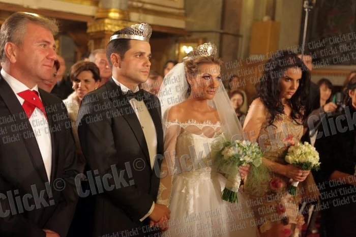 Cove şi Florentina s-au căsătorit la o biserică din Capitală (Foto: Roberto Sălceanu)