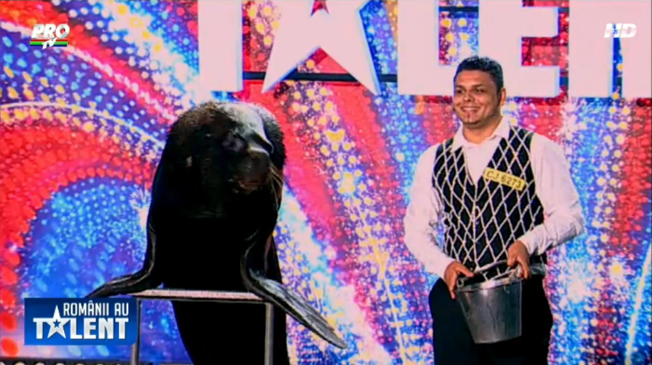 
    Enzo a ridicat sala în picioare Foto: Captură Pro Tv  