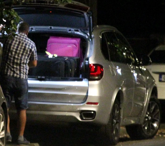 Toate bagajele lui Ilie Năstase şi ale iubitei au fost cărate de şoferul lui