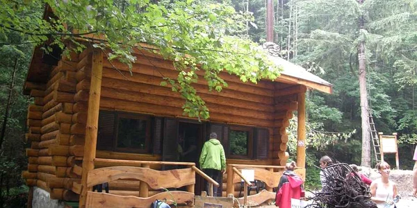 Cabana Canionului Şapte Scări. FOTOSimona Suciu