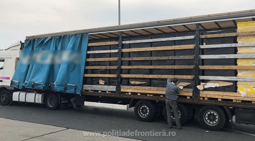 Țigări de contrabandă, în valoare de două milioane de euro, ascunse între portocale