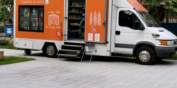 librarie mobila humanitas