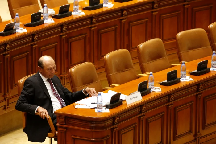 Traian Băsescu: „Este ridicol. Ce faci cu preşedintele ales în luna mai?” FOTO Adevărul