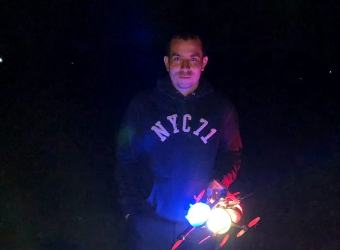 Mădălin Preda oferă spectacole unice cu drone luminoase Foto: evsky.show/
