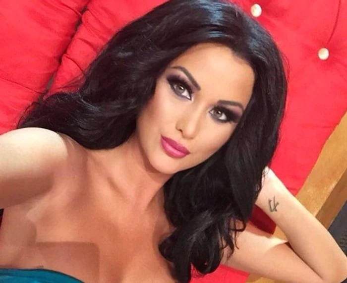 
    Daniela vine machiată de acasă la emisiune foto: arhiva personală  