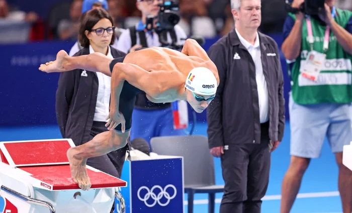 După o lungă pauză, David Popovici a revenit în bazin, la antrenamente (FOTO: Profimedia)