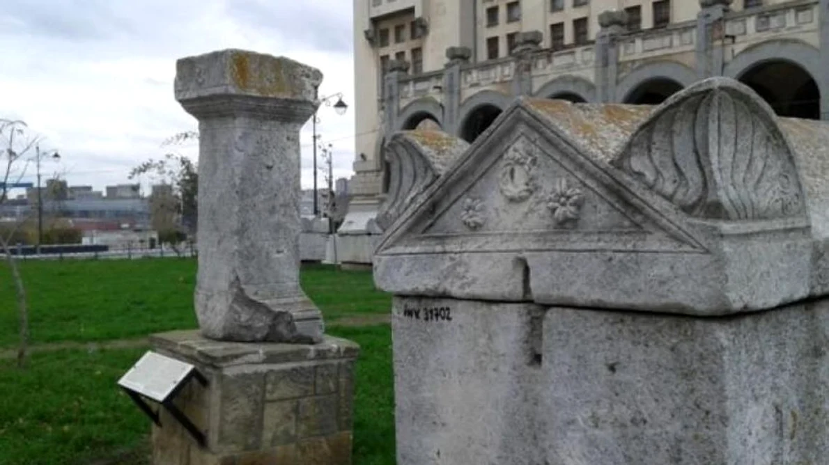 Muzeul funerar în aer liber, unic în România Inscripţiile străvechi arată cum erau deplânşi morţii în Antichitate jpeg