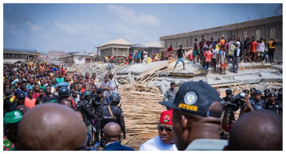 Cel puțin șase persoane au murit în urma prăbușirii unui centru comercial din Nigeria