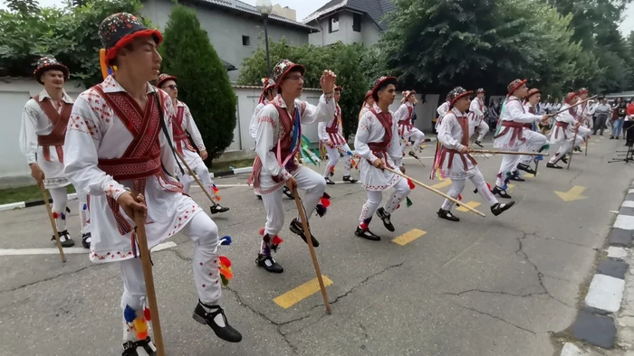 festivalul folcloric calusul romanesc slatina