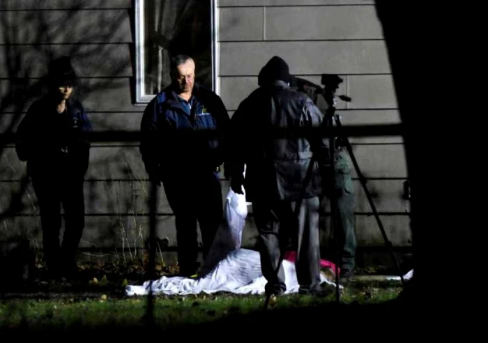 Cinci membri ai unei familii din Illinois, găsiţi morţi  Foto: AP