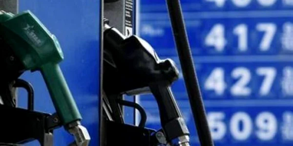 Evoluţia afacerilor din comerţul cu amănuntul a fost influenţată de creşterea afacerilor cu carburanţi pentru autovehicule în magazine specializate