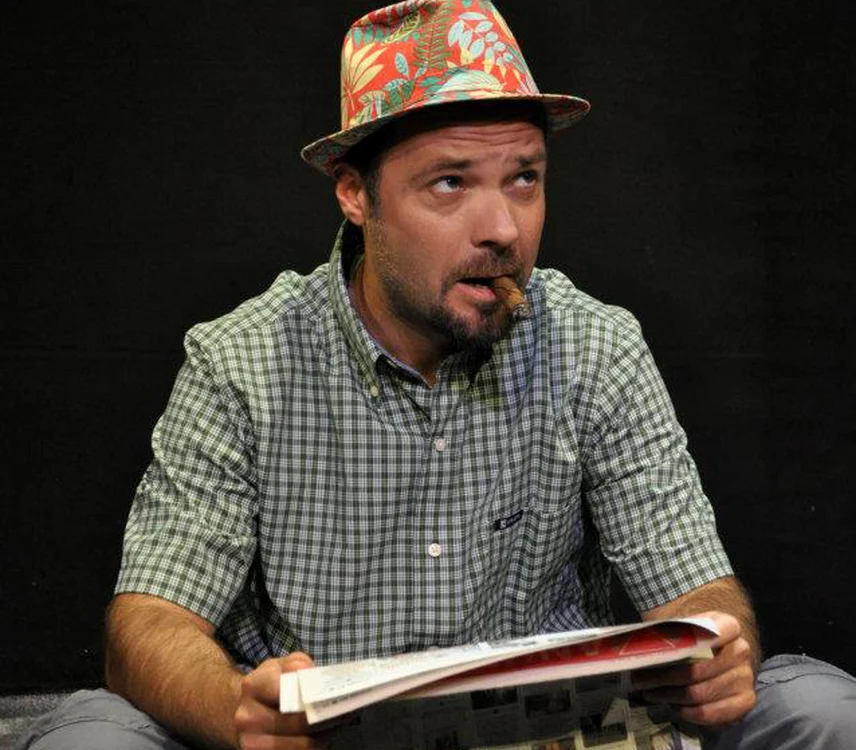 
    Alexandru Conovaru joacă în piesa „Doamne, ce măcel!”, alături de Delia Nartea, Tania Popa și Marius Drogeanufoto: teatrul-elisabeta.ro  