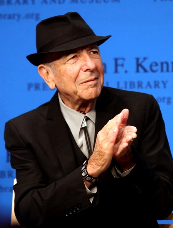 Israela susține că Leonard Cohen a fost amantul ei