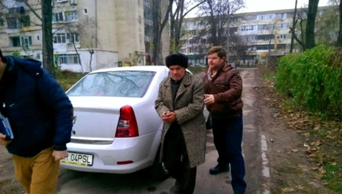 Pensionarul este dus la instanţă cu propunere de arestare preventivă Foto: Adevărul