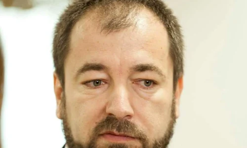 „Autorităţile au învăţat să respecte organizaţiile de pacienţi“   dialog cu Iulian PETRE jpeg