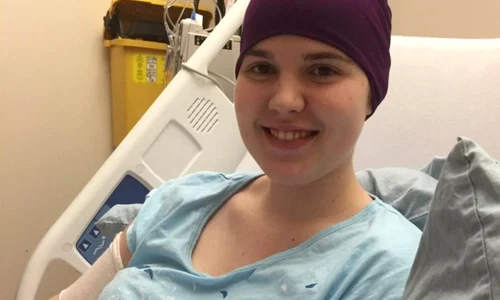 Laura Hillier din Canada s a luptat ani întregi cu leucemia jpeg